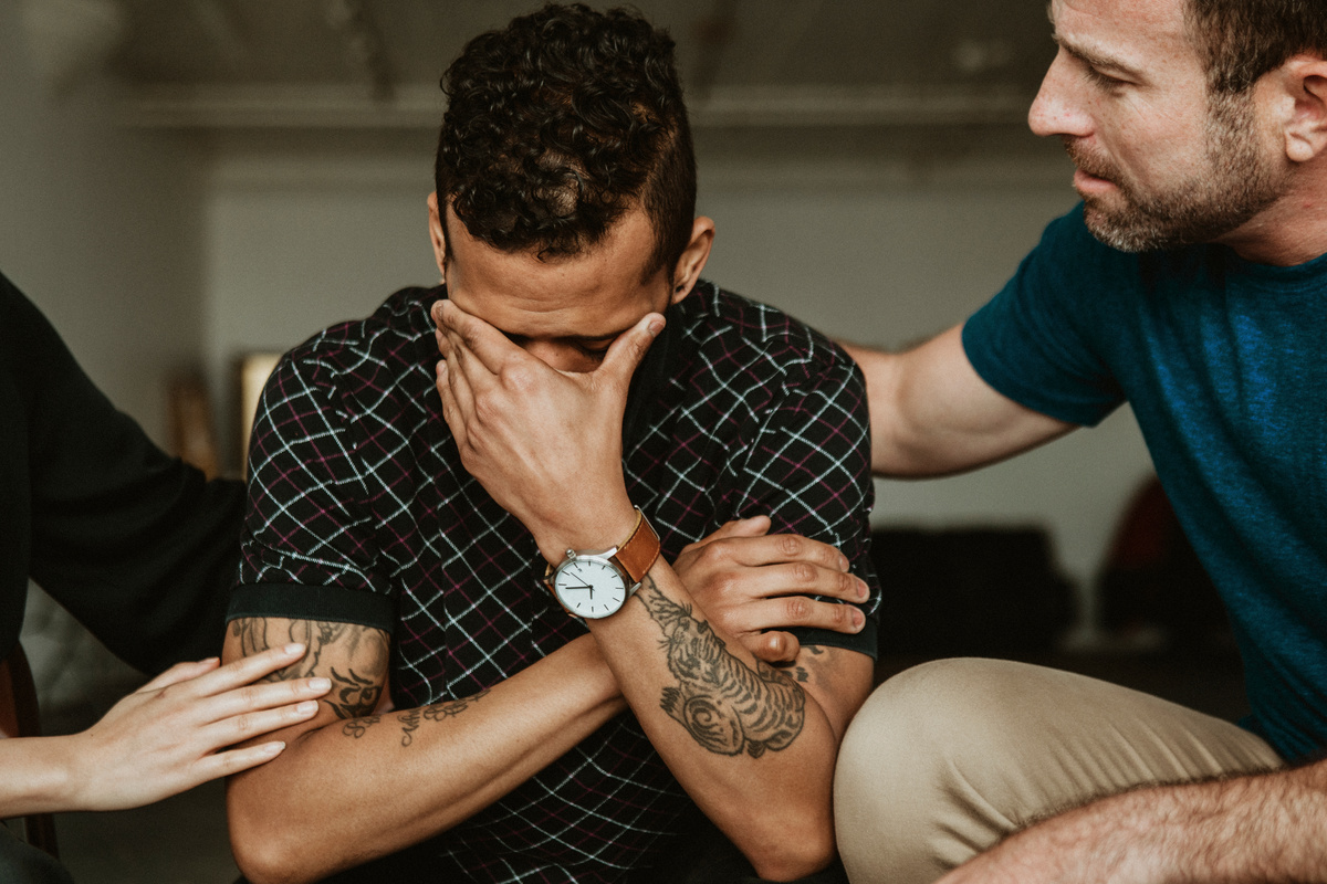 people in an addiction support group